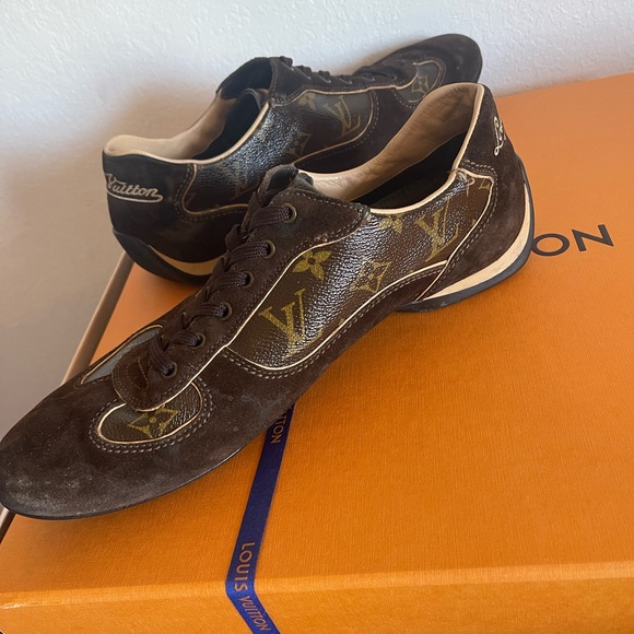 Louis Vuitton Sneakers Size 8 - Picture 11 of 13